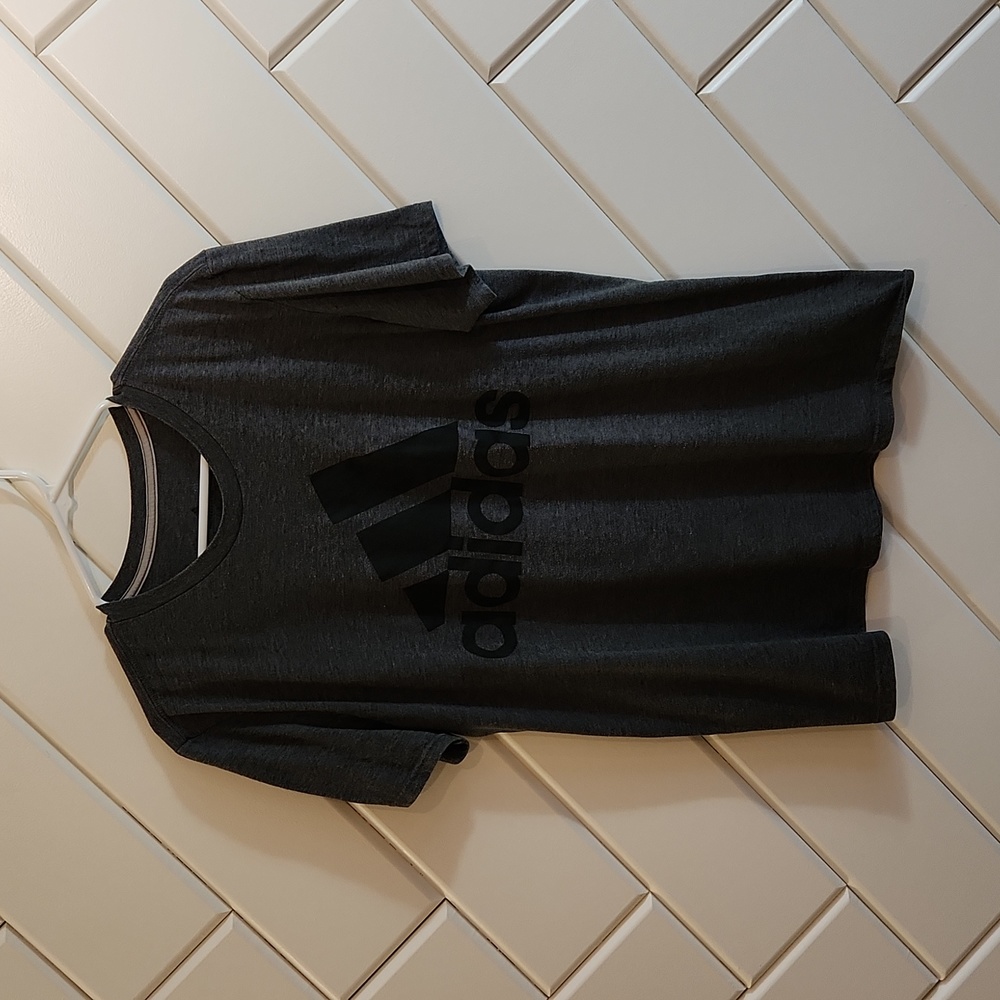 Adidas L t-shirt